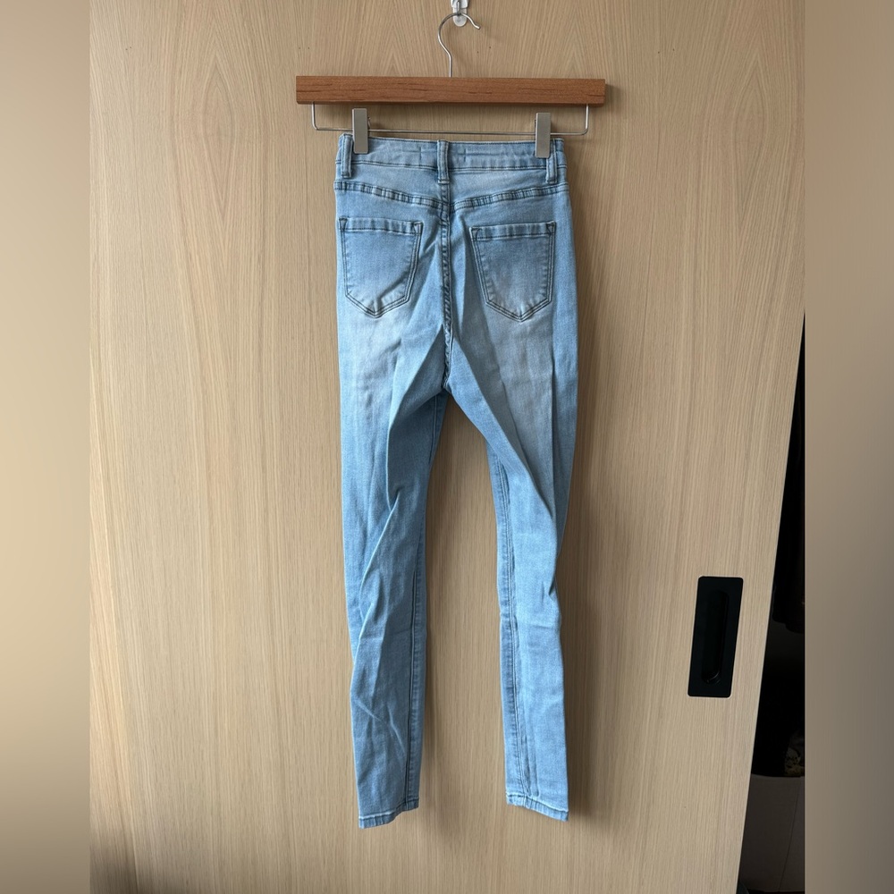 NVGTN XS Navishape Light Wash Ripped Jeans - Picture 8 of 9